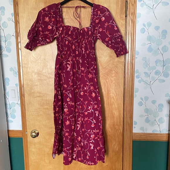 Hill House Dresses & Skirts - Hill House Women’s Midi Dress in Burgundy Floral